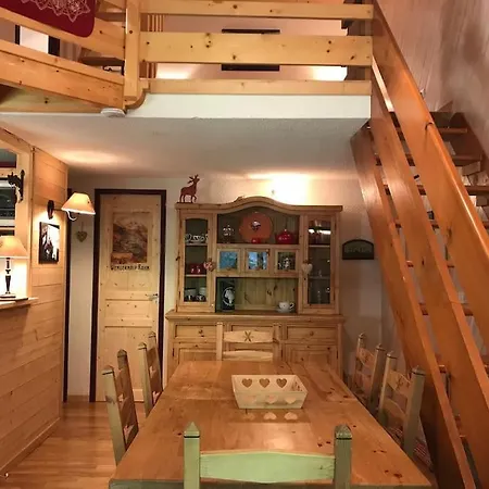 아파트 65m2 Esprit Chalet. Parking. Balcon