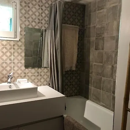 65m2 Esprit Chalet. Parking. Balcon *